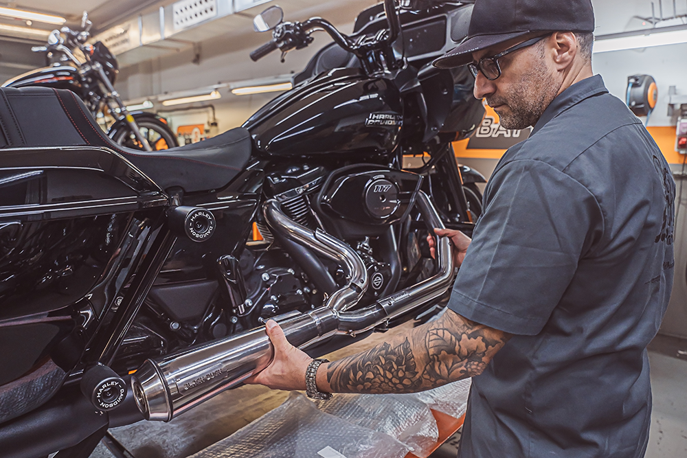 Harley Davidson exhaust manufacturer