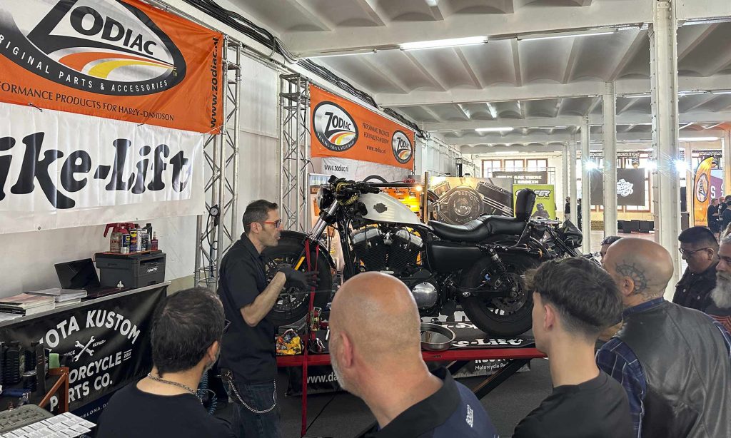 Dakota Custom un taller Harley especializado, masterclass sobre mantenimiento Harley.