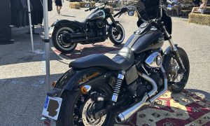 Harley-Davidson with a 2-into-1 exhaust compared with a Harley fitted with 2-into-2 exhausts.